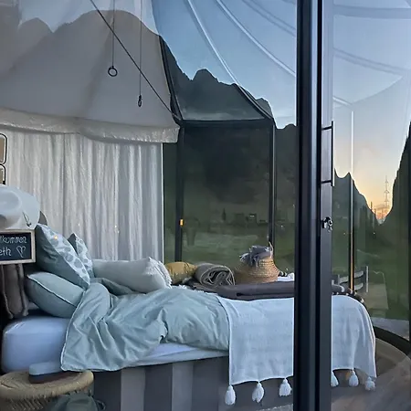 Luxury tent Eine Nacht Im Glaspavillon Obergesteln